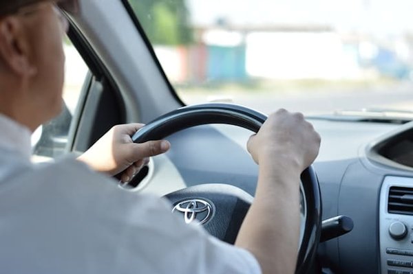 Comment bien se préparer à l'examen du code de la route ?